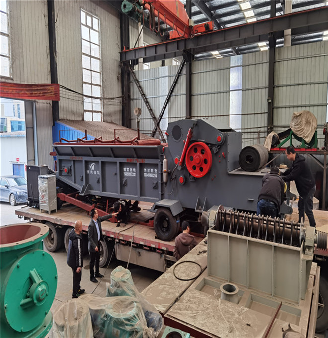 發(fā)往廣東佛山移動式綜合破碎機(jī)